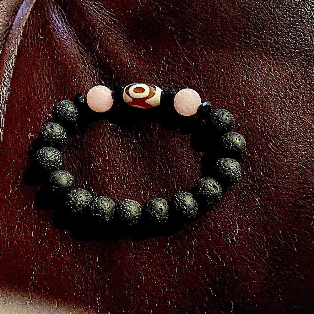 This is a bracelet. Perfect for everyone.